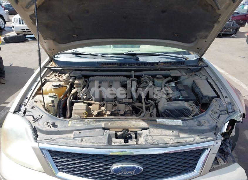 Photo 10 of 2006 Ford Five HUNDRED SEL (VIN 1FAFP24156G117325)