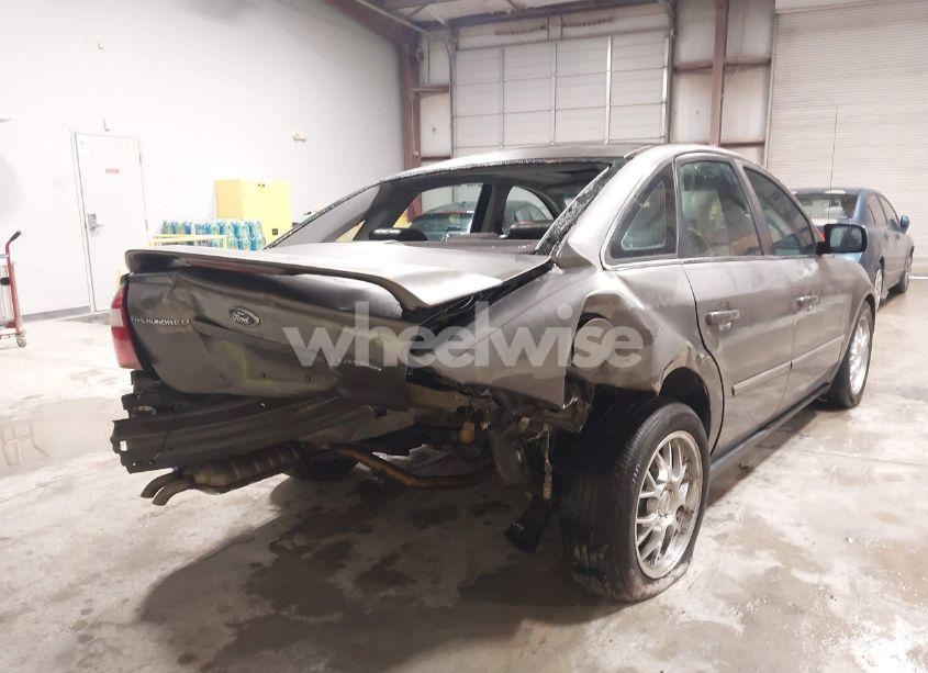 Photo 6 of 2005 Ford Five HUNDRED LIMITED (VIN 1FAFP25115G106898)