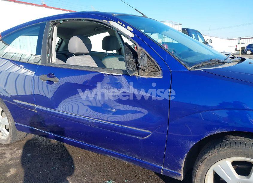 Photo 18 of 2006 Ford Focus ZX3 (VIN 1FAFP31N36W183293)