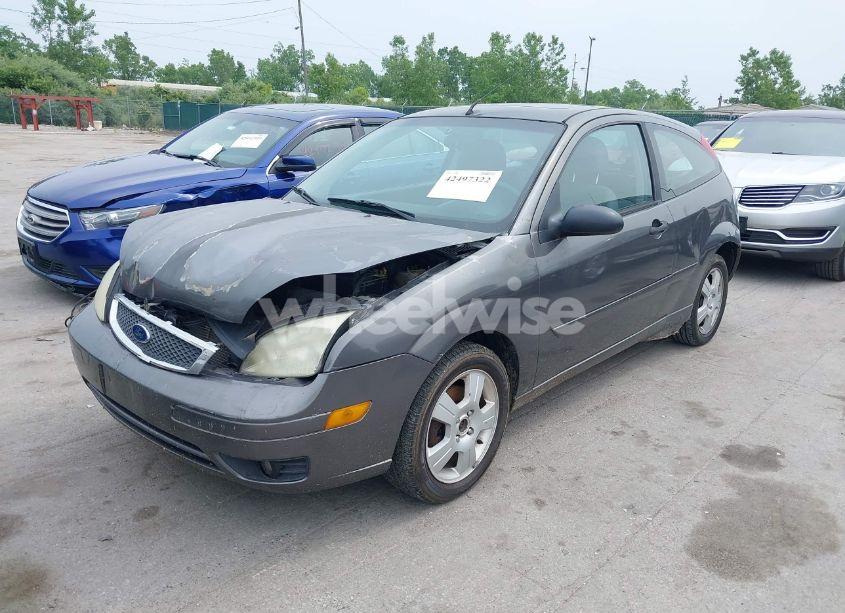 Photo 2 of 2006 Ford Focus ZX3 (VIN 1FAFP31N66W141653)