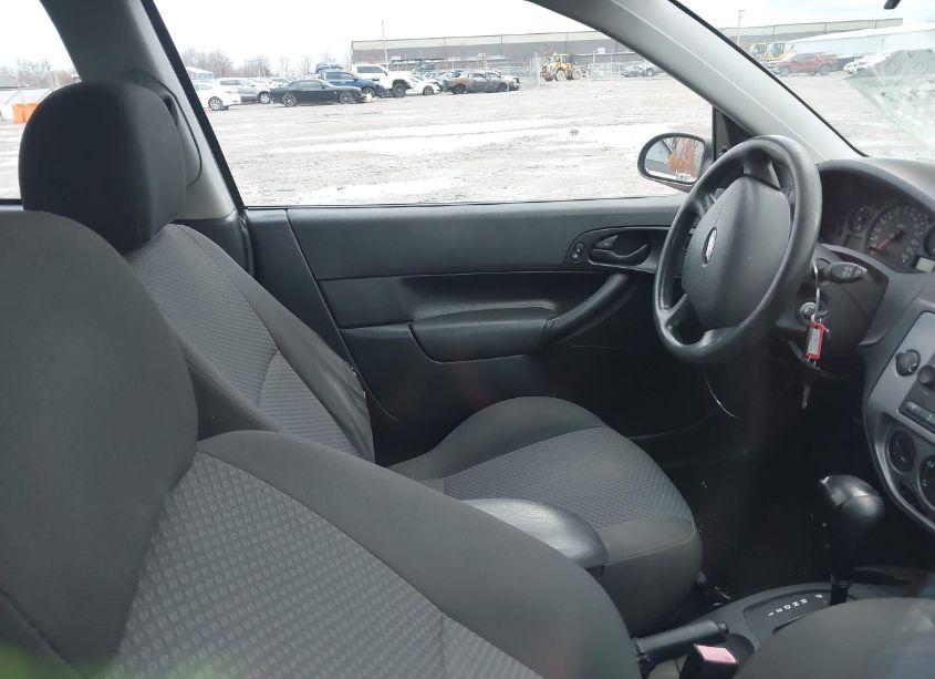 Photo 5 of 2006 Ford Focus ZX3 (VIN 1FAFP31N66W227500)