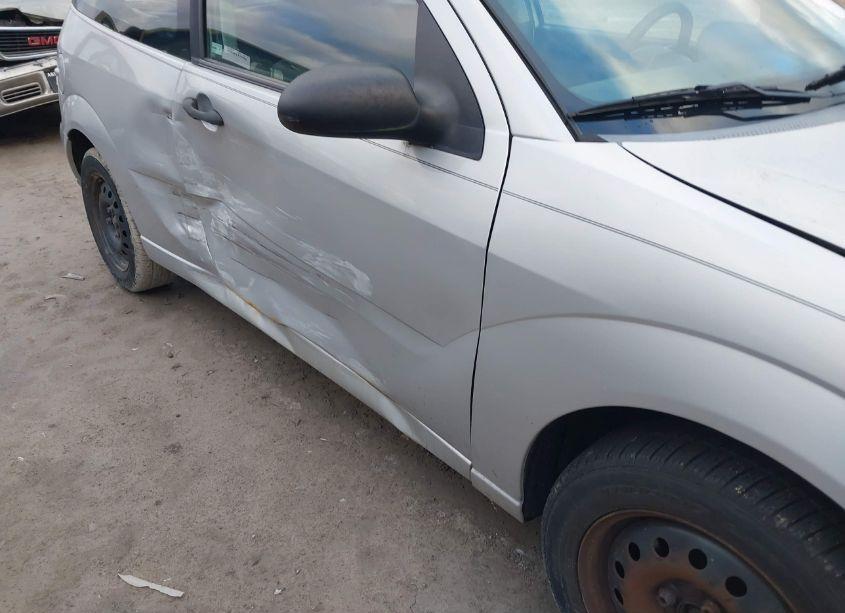 Photo 6 of 2006 Ford Focus ZX3 (VIN 1FAFP31N66W227500)