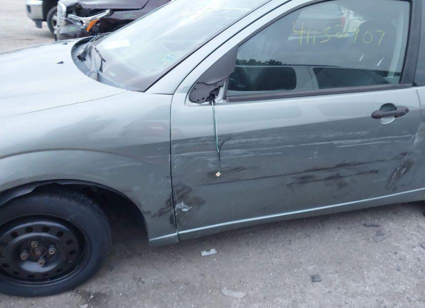 Photo 6 of 2006 Ford Focus ZX3 (VIN 1FAFP31N76W161054)