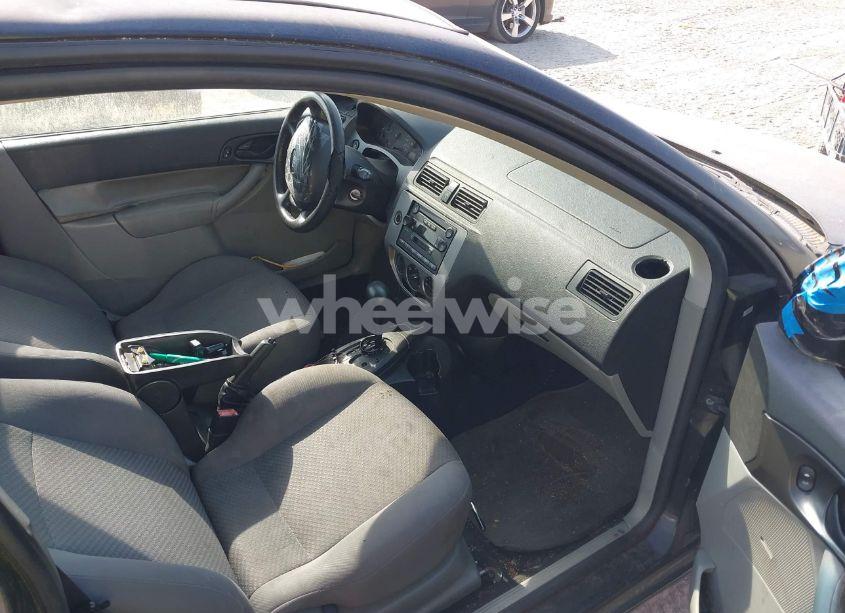 Photo 5 of 2006 Ford Focus ZX3 (VIN 1FAFP31N96W143851)