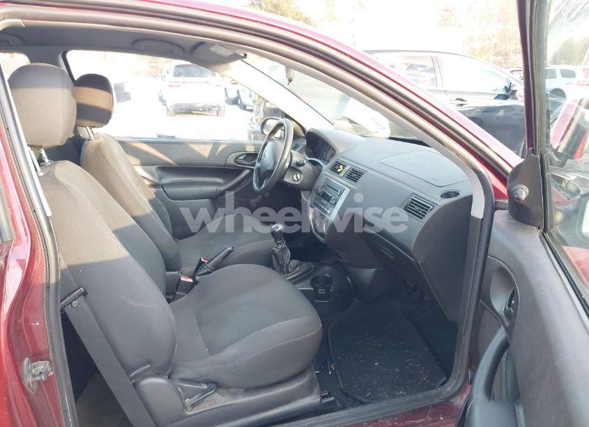 Photo 5 of 2006 Ford Focus ZX3 (VIN 1FAFP31NX6W142837)