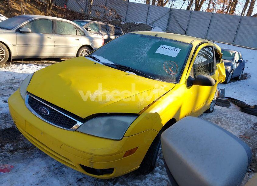 Photo 2 of 2007 Ford Focus S/SE/SES (VIN 1FAFP31NX7W205565)
