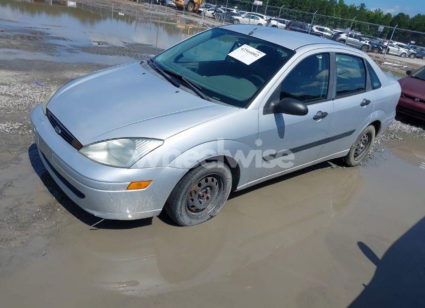 Photo 2 of 2002 Ford Focus LX (VIN 1FAFP33P02W219739)
