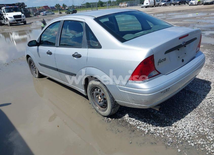 Photo 3 of 2002 Ford Focus LX (VIN 1FAFP33P02W219739)