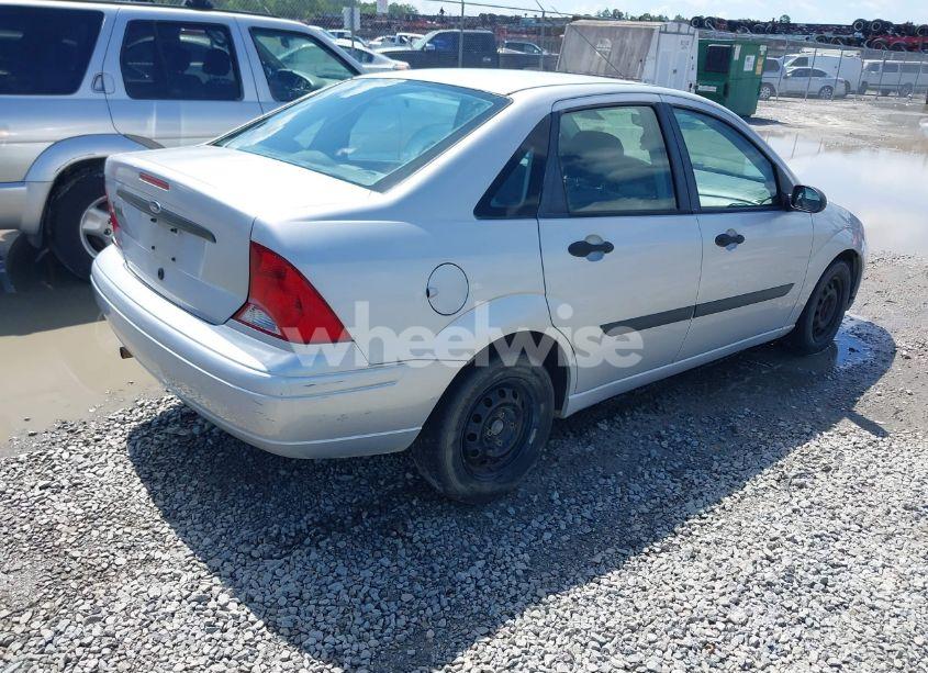 Photo 4 of 2002 Ford Focus LX (VIN 1FAFP33P02W219739)