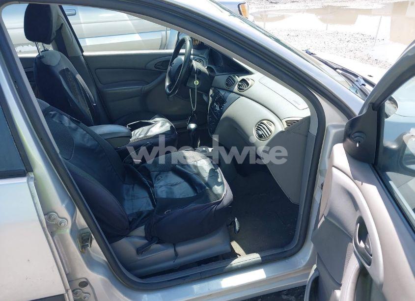 Photo 5 of 2002 Ford Focus LX (VIN 1FAFP33P02W219739)