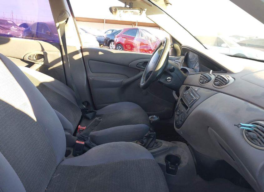 Photo 5 of 2004 Ford Focus LX (VIN 1FAFP33P04W127131)