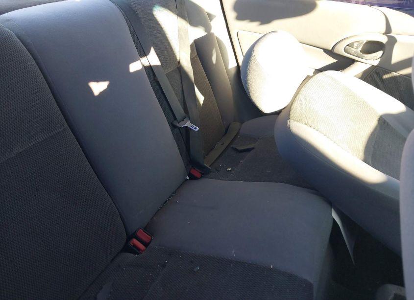 Photo 8 of 2004 Ford Focus LX (VIN 1FAFP33P04W127131)