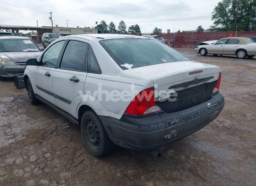 Photo 3 of 2000 Ford Focus LX (VIN 1FAFP33P0YW295695)