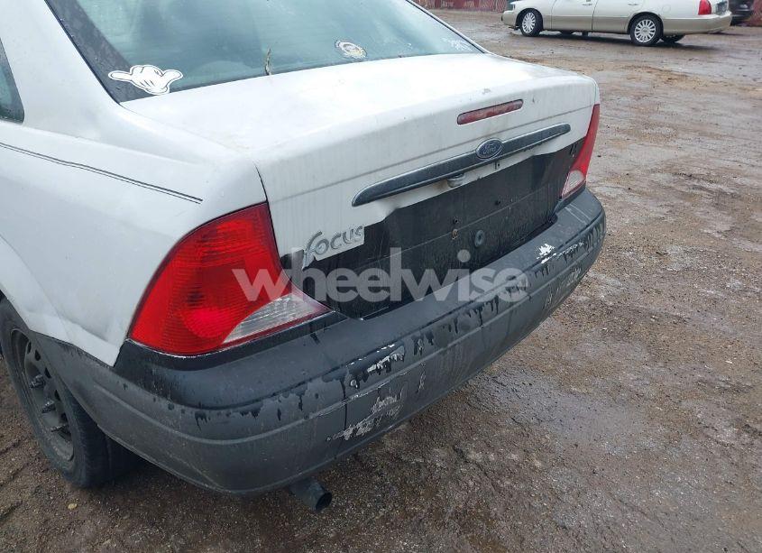 Photo 6 of 2000 Ford Focus LX (VIN 1FAFP33P0YW295695)