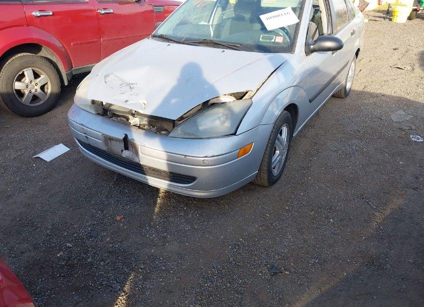 Photo 2 of 2004 Ford Focus LX (VIN 1FAFP33P24W198637)