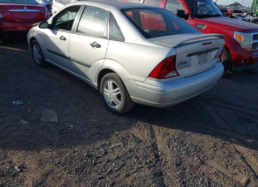 Photo 3 of 2004 Ford Focus LX (VIN 1FAFP33P24W198637)