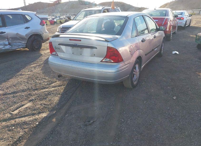 Photo 4 of 2004 Ford Focus LX (VIN 1FAFP33P24W198637)