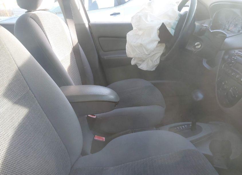 Photo 5 of 2004 Ford Focus LX (VIN 1FAFP33P24W198637)