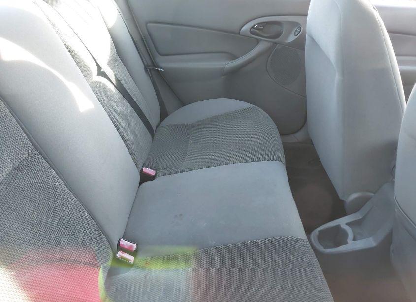 Photo 8 of 2004 Ford Focus LX (VIN 1FAFP33P24W198637)