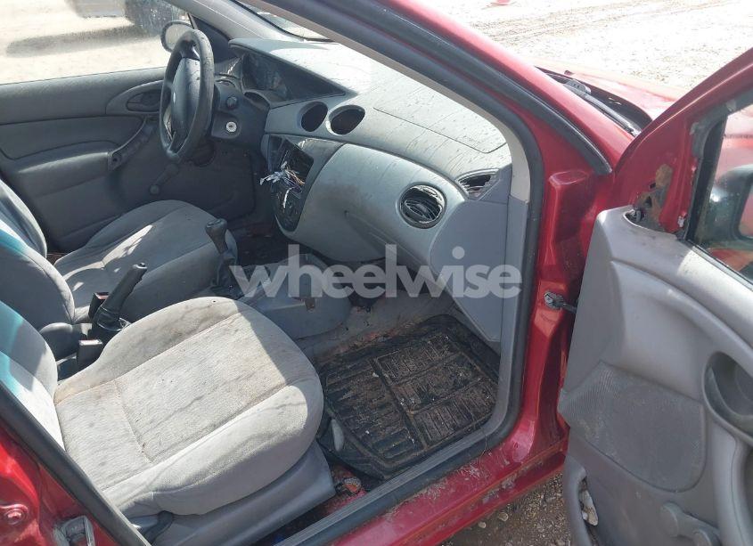 Photo 5 of 2001 Ford Focus LX (VIN 1FAFP33P41W175131)