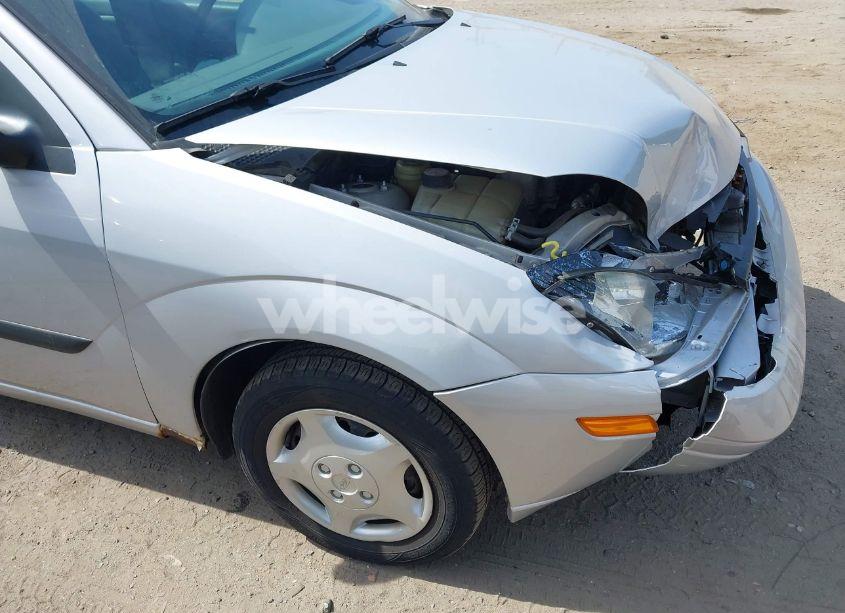 Photo 12 of 2001 Ford Focus LX (VIN 1FAFP33P61W315115)