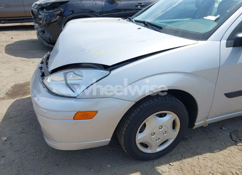 Photo 13 of 2001 Ford Focus LX (VIN 1FAFP33P61W315115)