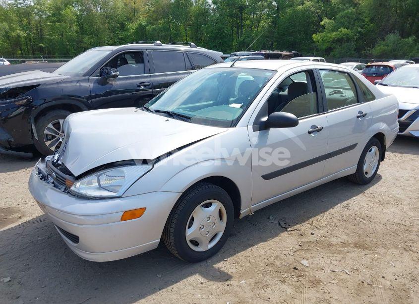 Photo 2 of 2001 Ford Focus LX (VIN 1FAFP33P61W315115)