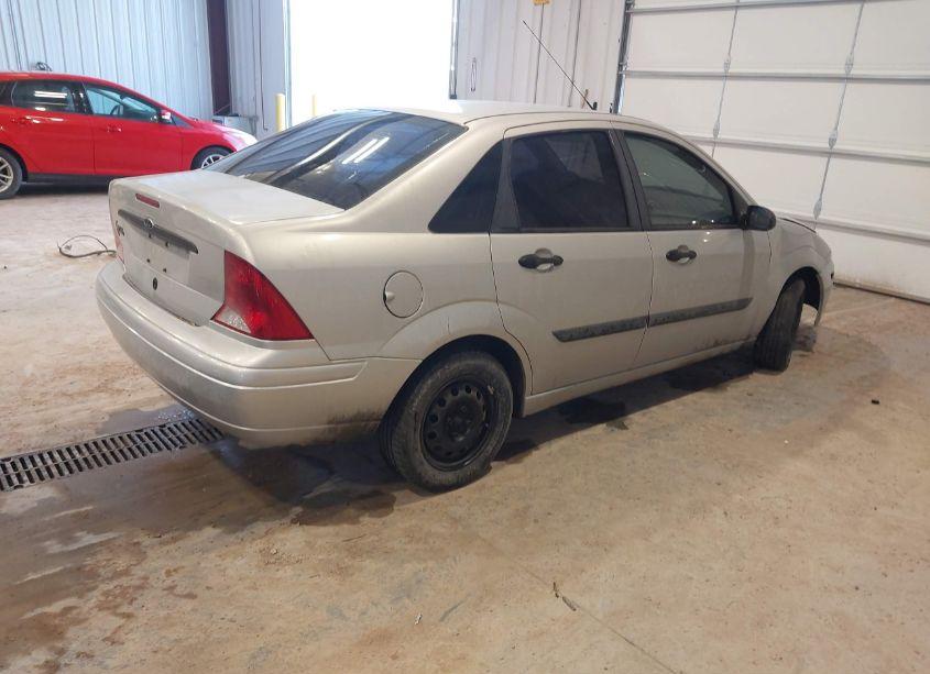 Photo 4 of 2001 Ford Focus LX (VIN 1FAFP33P71W346826)