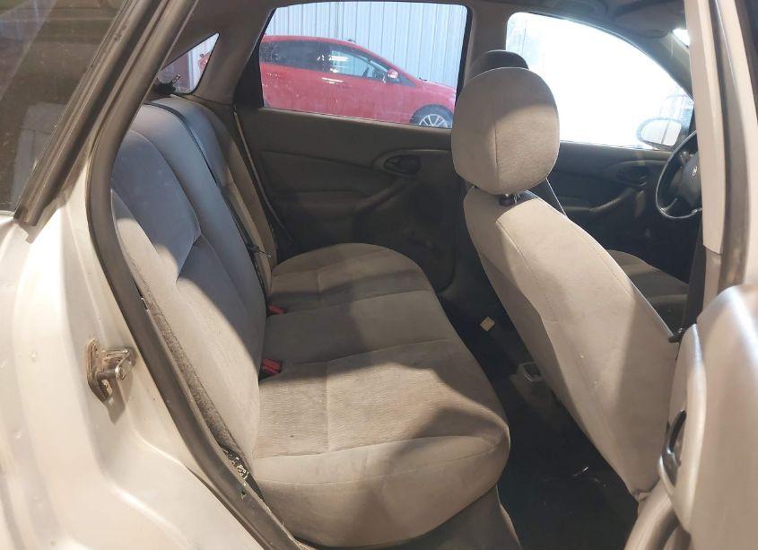 Photo 8 of 2001 Ford Focus LX (VIN 1FAFP33P71W346826)