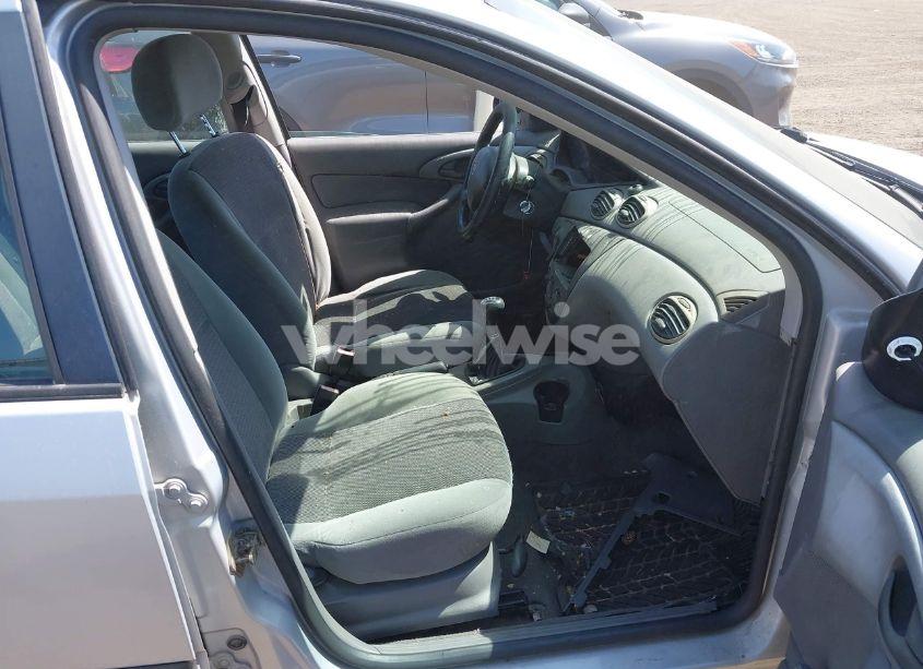 Photo 5 of 2003 Ford Focus LX (VIN 1FAFP33P73W262234)