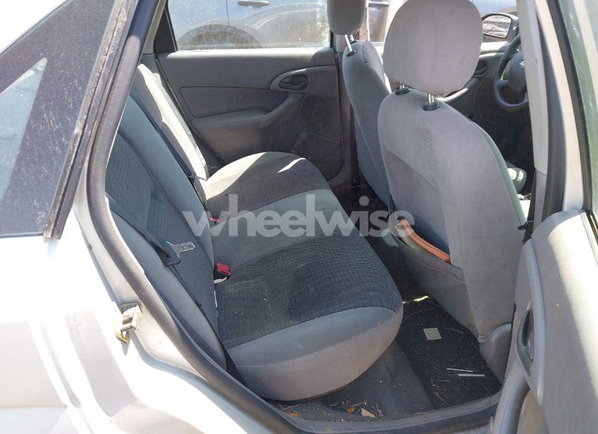 Photo 8 of 2003 Ford Focus LX (VIN 1FAFP33P73W262234)