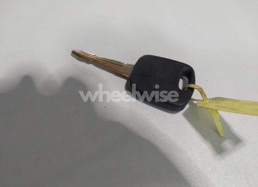 Photo 11 of 2000 Ford Focus LX (VIN 1FAFP33P9YW265353)