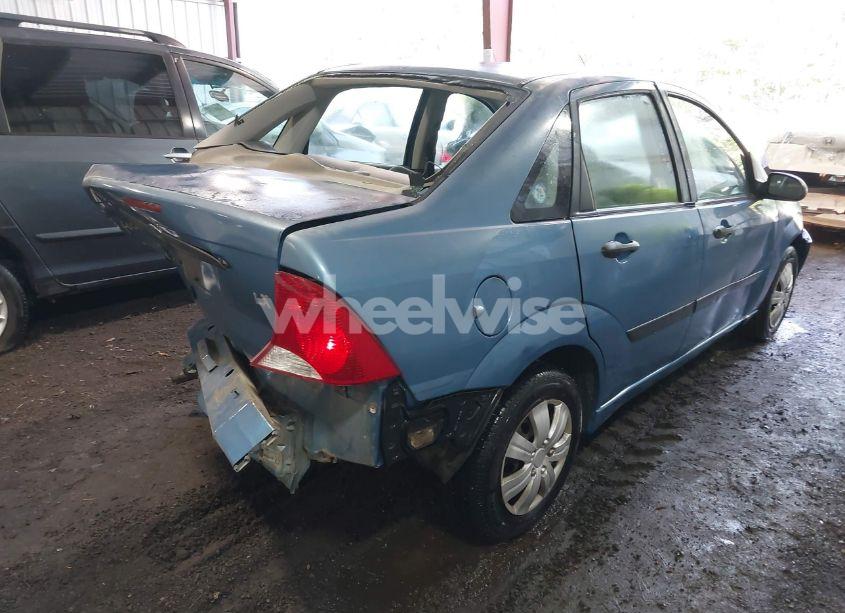 Photo 4 of 2000 Ford Focus LX (VIN 1FAFP33P9YW265353)