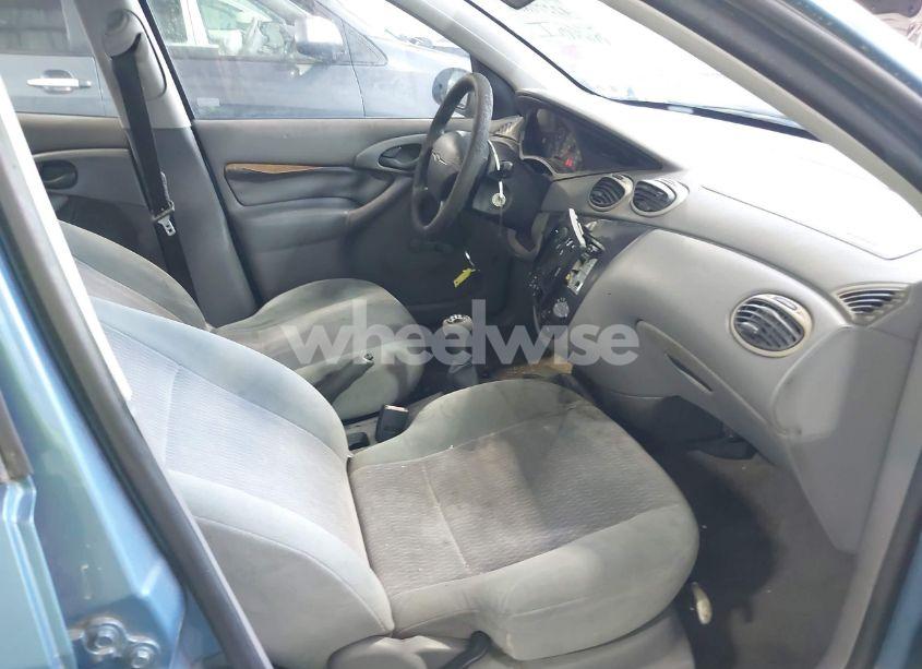 Photo 5 of 2000 Ford Focus LX (VIN 1FAFP33P9YW265353)