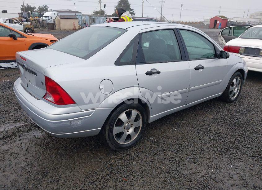 Photo 4 of 2002 Ford Focus SE (VIN 1FAFP34302W333722)