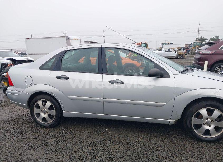 Photo 6 of 2002 Ford Focus SE (VIN 1FAFP34302W333722)