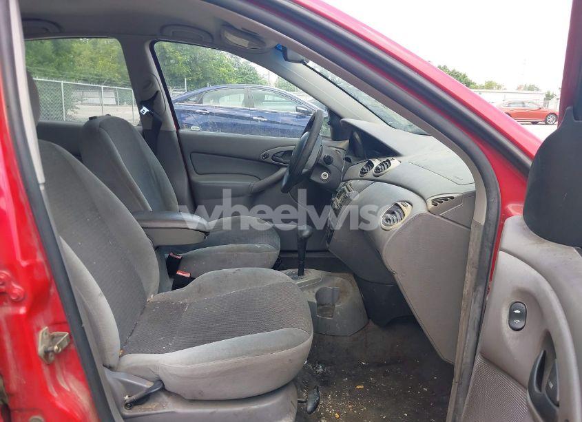 Photo 5 of 2003 Ford Focus SE (VIN 1FAFP34303W191714)