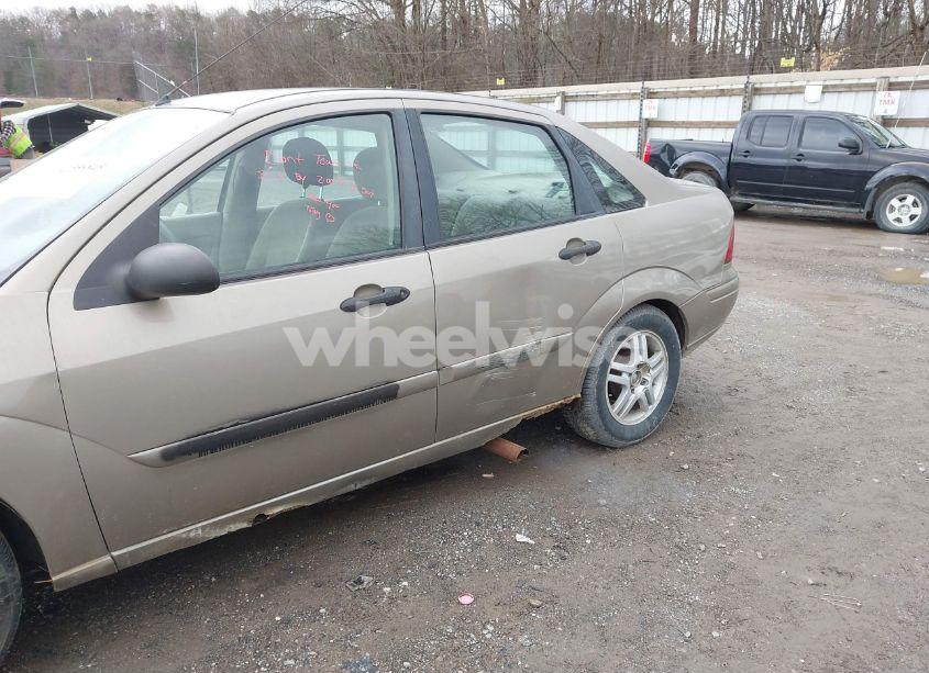 Photo 6 of 2003 Ford Focus SE (VIN 1FAFP34313W132431)