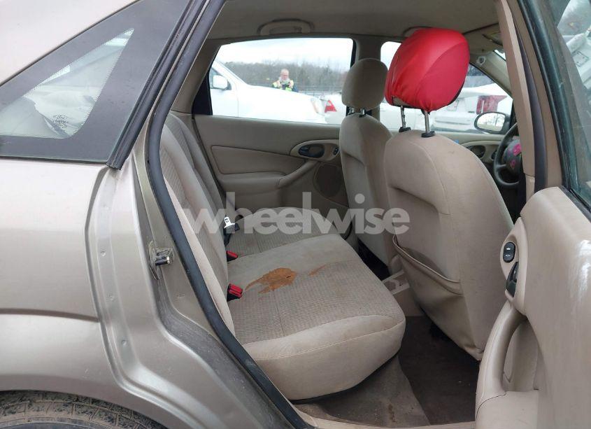 Photo 8 of 2003 Ford Focus SE (VIN 1FAFP34313W132431)