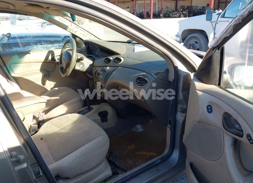 Photo 5 of 2003 Ford Focus SE (VIN 1FAFP34313W190961)