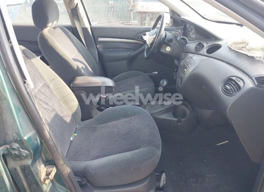 Photo 5 of 2000 Ford Focus SE (VIN 1FAFP3431YW273376)