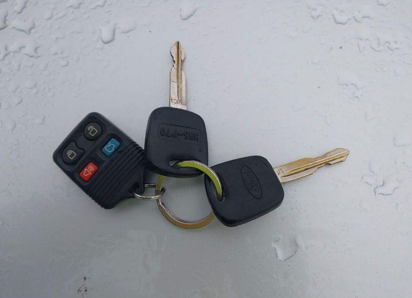 Photo 11 of 2003 Ford Focus SE (VIN 1FAFP34323W328605)