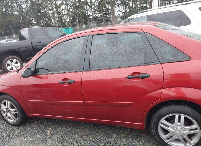 Photo 14 of 2003 Ford Focus SE (VIN 1FAFP34323W328605)