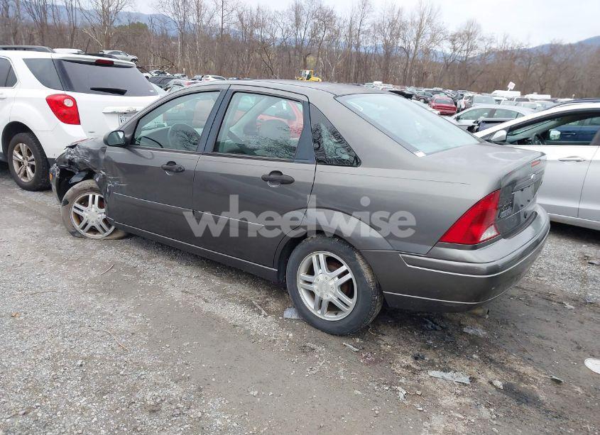 Photo 3 of 2002 Ford Focus SE (VIN 1FAFP34332W203711)