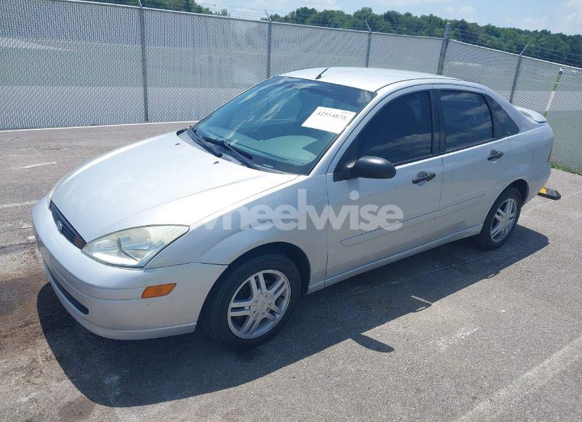 Photo 2 of 2002 Ford Focus SE/SE COMFORT/SE SPORT (VIN 1FAFP34342W270897)
