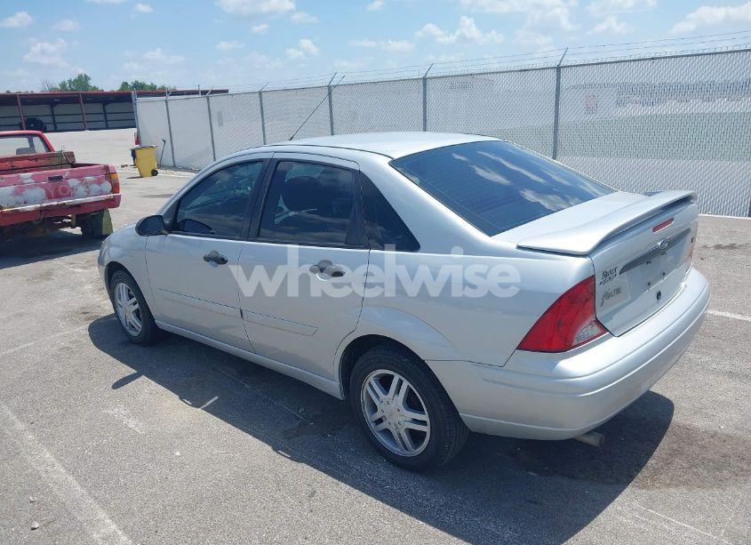 Photo 3 of 2002 Ford Focus SE/SE COMFORT/SE SPORT (VIN 1FAFP34342W270897)