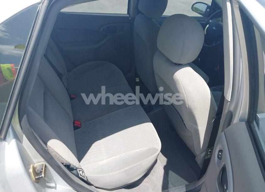 Photo 8 of 2002 Ford Focus SE/SE COMFORT/SE SPORT (VIN 1FAFP34342W270897)