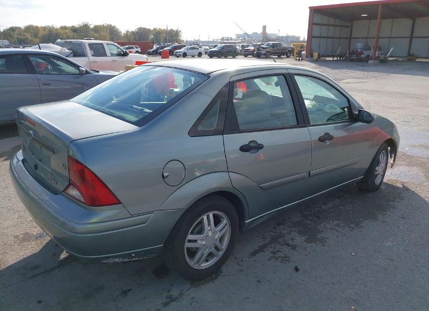 Photo 4 of 2003 Ford Focus SE (VIN 1FAFP34343W222169)