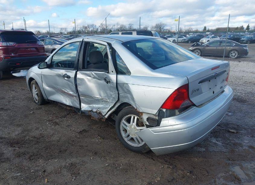 Photo 3 of 2004 Ford Focus SE (VIN 1FAFP34344W185626)