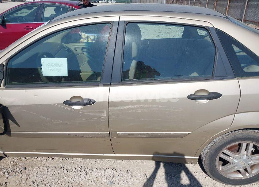 Photo 15 of 2000 Ford Focus SE (VIN 1FAFP3434YW401903)